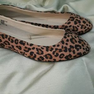 NWT Time and True Women's slip-ons